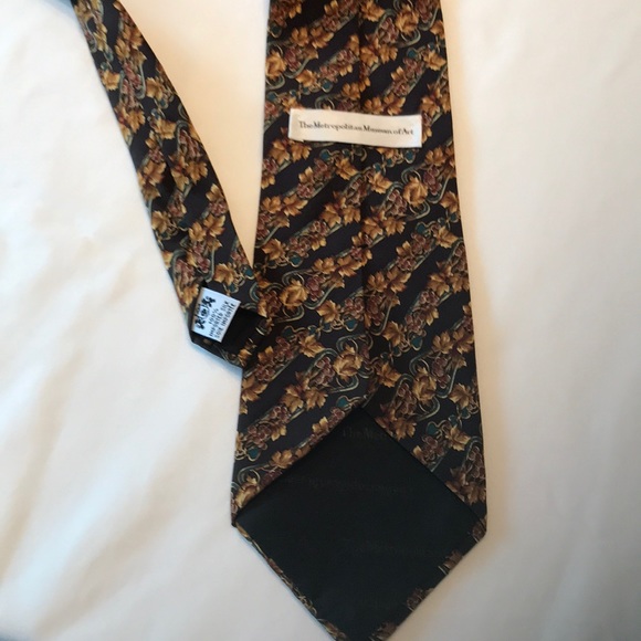 Metropolitan Museum of Art tie - Picture 3 of 4